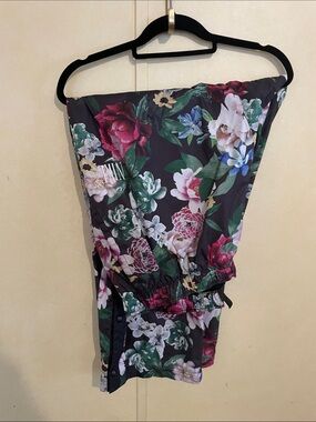 Nike Floral Women's pants - Black with Pink & Green Accents